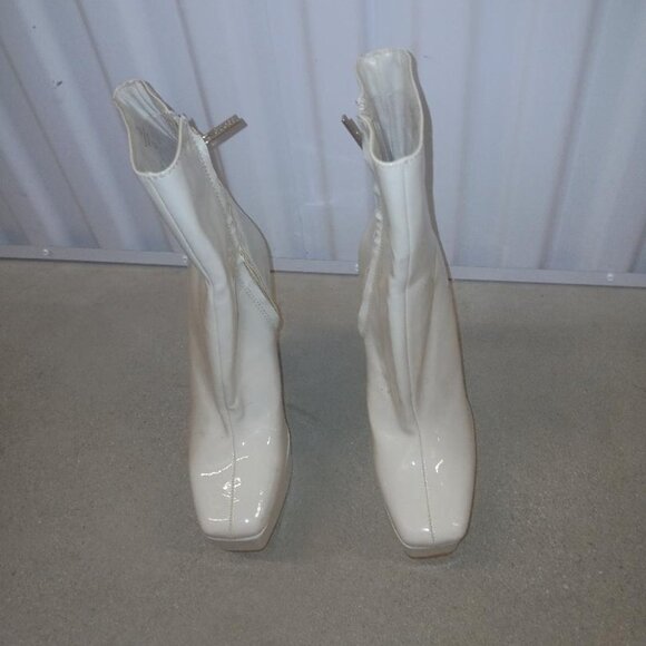 MID CALF BOOTIE - Picture 1 of 2